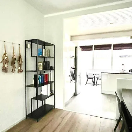 Alibi Aan Zee בית נופש