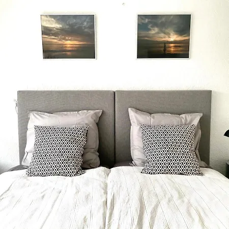 Alibi Aan Zee בית נופש *