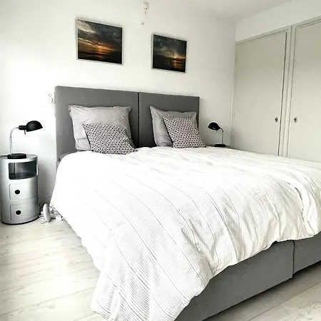 Alibi Aan Zee בית נופש