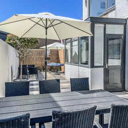 Alibi Aan Zee בית נופש